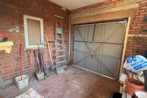NEW garage.jpg
