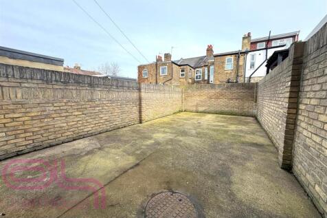 Inverness Road - Garden.jpg