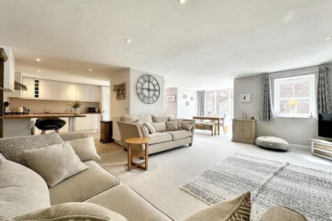 Lounge Dining Kitchen