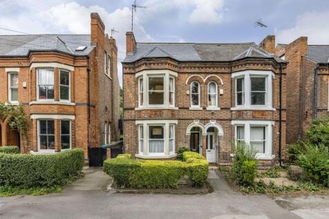 5-bed semi-detached on Devonshire Promenade, Nottingham, NG7, £3,737/mo