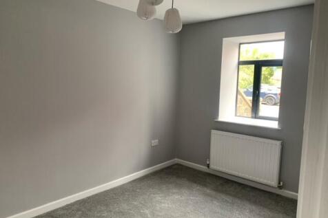 Main Street, BD15 photo 5