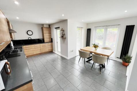 Open Plan Kitchen/Dining Room