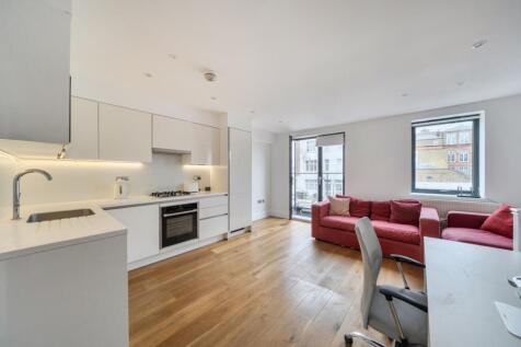 Kitchen / Reception