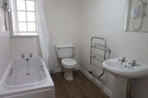 Bathroom.JPG