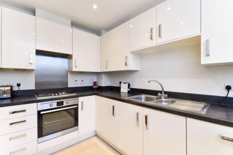Alderbank Drive, Godalming, GU7 photo 4