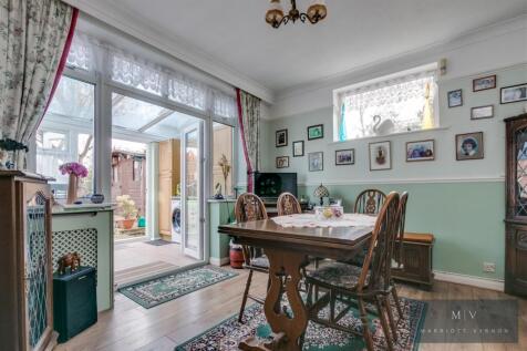 Woodmere Close 14 MV-3.jpg