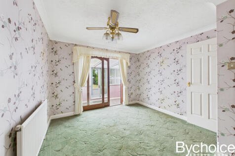 CAM05454G0-PR0030-STILL009