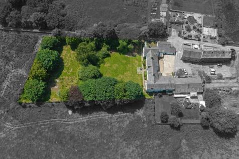Clough House Farm B&amp;W Border.jpg