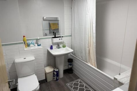 Bathroom 1.jpg