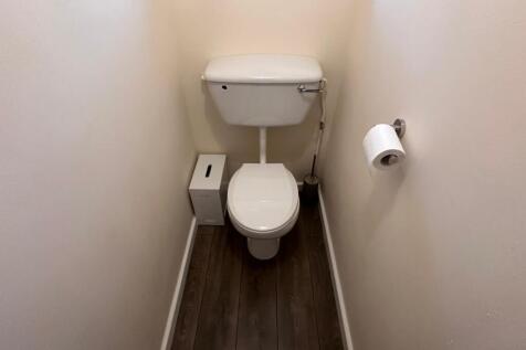Myrtle Grove, Beeston, Nottingham, Nottinghamshire, NG9 photo 4