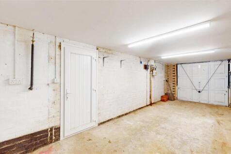 Clarkefields 25 Garage.jpg