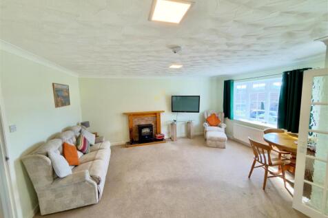 Living Room.jpg