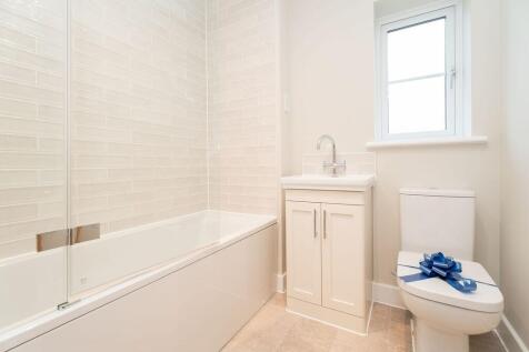 Plot 32 Bathroom