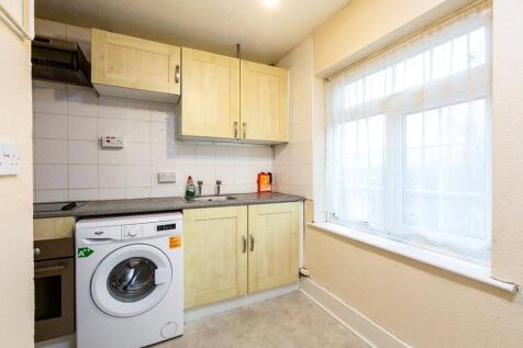 Dover Road, Northfleet, Gravesend, Kent, DA11 photo 4