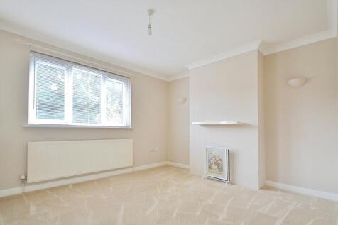 Lewis Court, Great Dunmow, Essex, CM6 photo 4