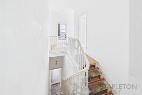 CAM04645G0-PR0112-STILL013.jpg