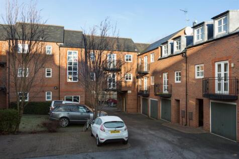 2 Bedroom Flat in YO1 6JE