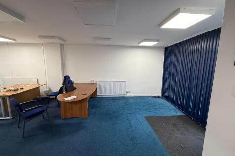 Retail Property (high street) to rent Image 5