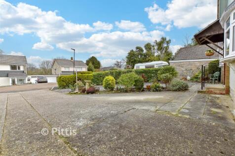 Driveway/Parking