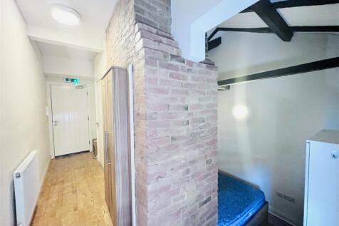 Bedroom &amp; Walk Way
