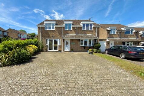 Swindon, SN6 - property photo