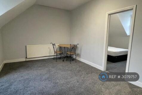 1-bed flat on Brook Street, Luton, LU3, £900/mo