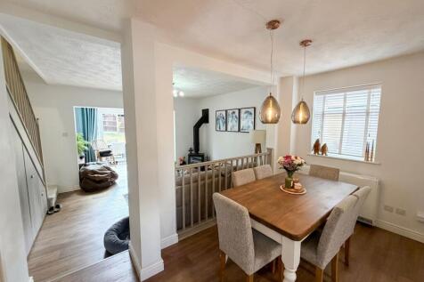 Diner/Lounge