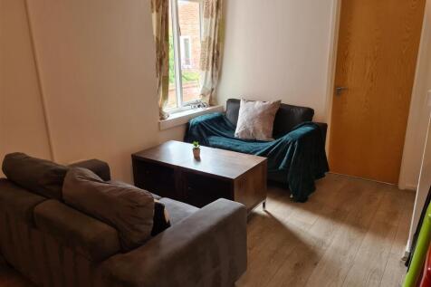 Flat 28 Living Area.jpg
