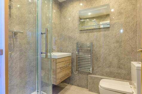 En-Suite Bedroom ...