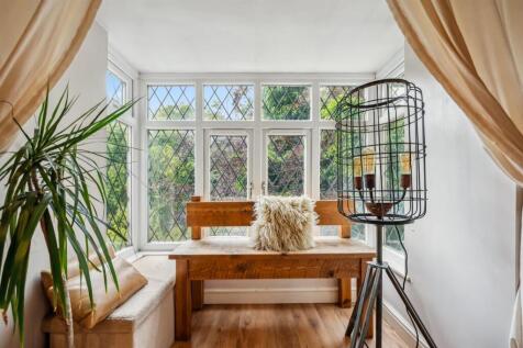 Living Room - bay window.jpg