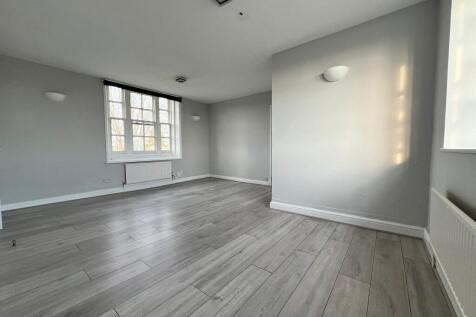 Living room 2.jpeg