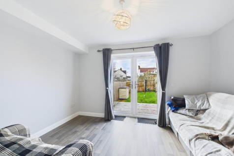 modern two bedroom terraced house (3).png