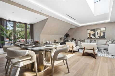 Living Area -Balcony