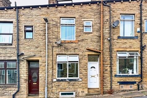 Well¿Presented Four¿Bedroom Terraced Home in 