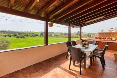 Rear Covered Veranda
