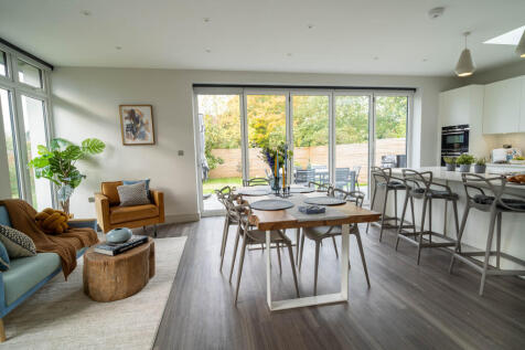 Dinning open plan