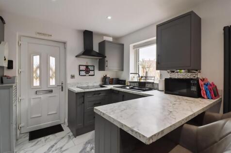 Superb Kitchen/ Dining/Living Area