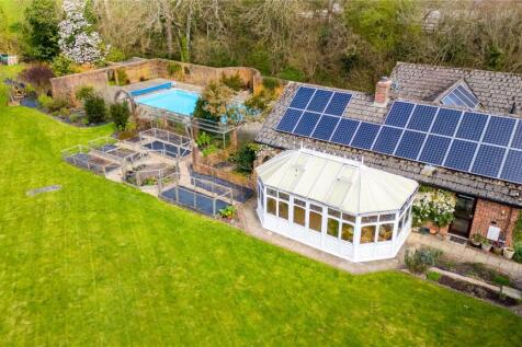 Newbury, RG20 - property photo