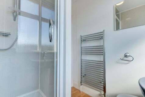 33 Stanmer Villas Bathroom 1