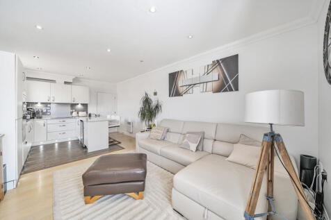 Lounge / Kitchen