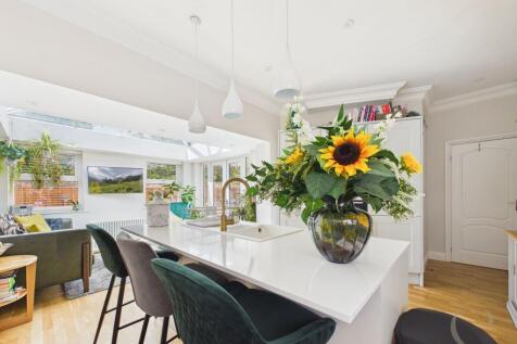 Dining kitchen