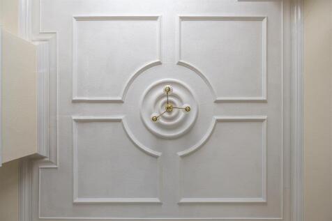 Whitehall Gardens, E4