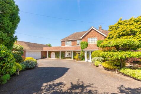 Close Drive To House