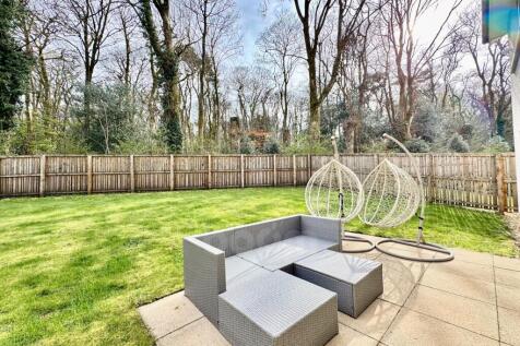 Cairnmaith, Erskine patio