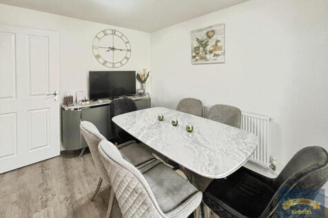 Allen Aldrige Close, Stanway photo 5