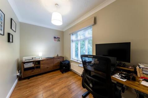 17 Woodham Close-022.jpg