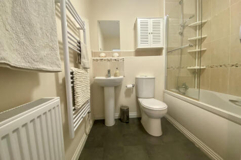 bathroom black knight 