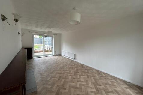 Dee Lane, Newcastle-Under-Lyme, ST5 photo 5