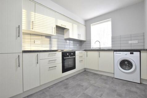 1-bed flat on Barnwood Road, Gloucester, Gloucestershire, GL4, £850/mo