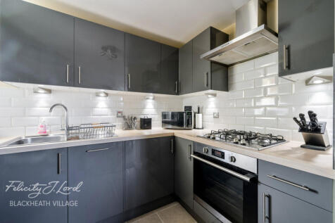 London, SE12 - property photo